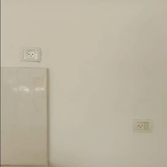 אחרי: שקע חדש בקיר, בלי כבל גלוי